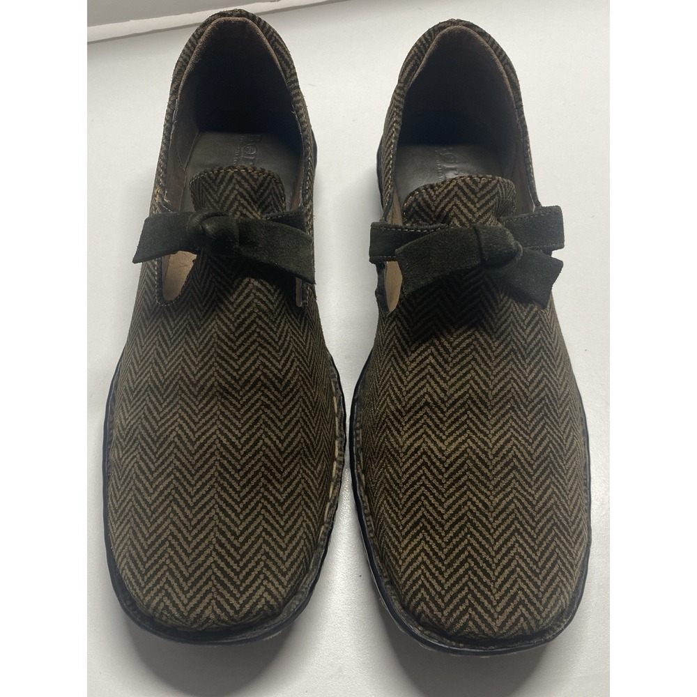 Børn Women's Size 11 Olive Herringbone Loafers Suede Bow Detail Handcrafted